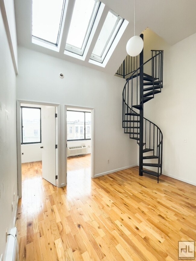 Building Photo - MELROSE STREET / Bushwick 3 Bed