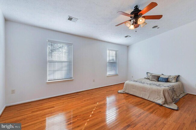 Foto del edificio - 8055 Brookstone Ct