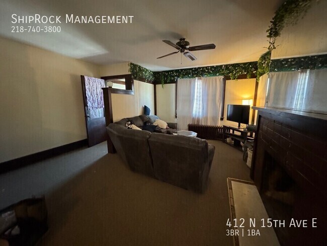Foto del edificio - 412 N 15th Ave E