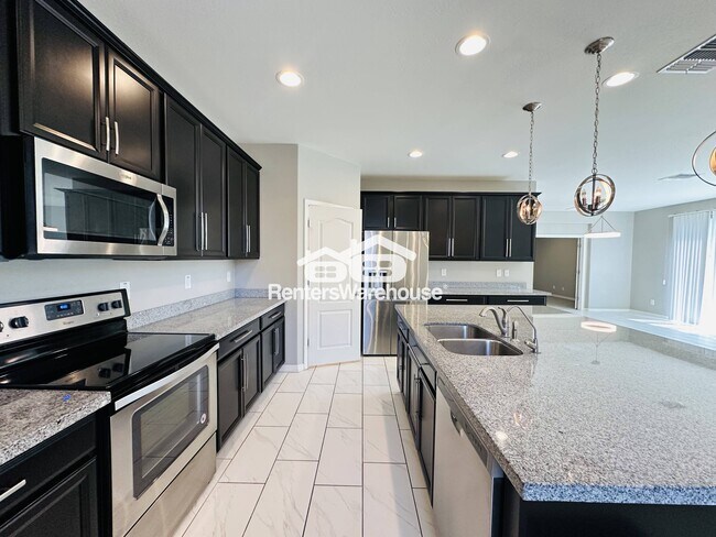 Building Photo - 9342 S 34th Dr