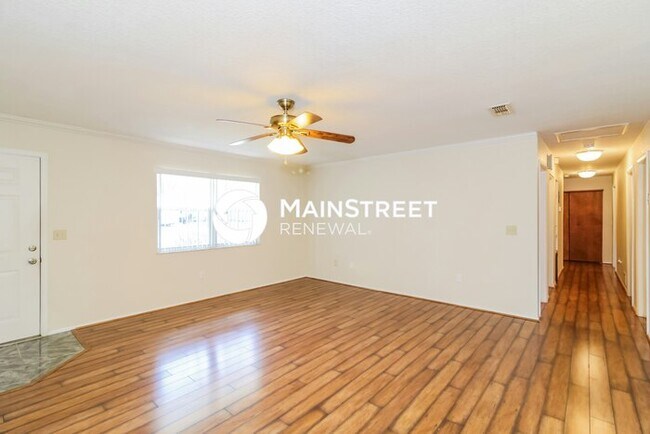 Building Photo - 4 Bedroom Pet-Friendly Home in NORTH PORT, FL with Main Street Renewal