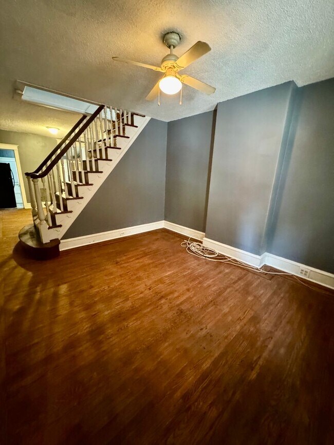 Building Photo - Spacious 2-Bedroom Home for Rent in Frankford