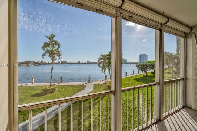 Foto del edificio - 3020 Marcos Dr