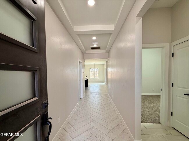 Building Photo - 15372 Imagine Dr