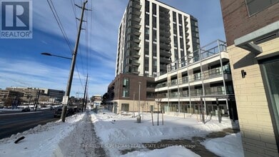 Building Photo - 705 Davis Dr