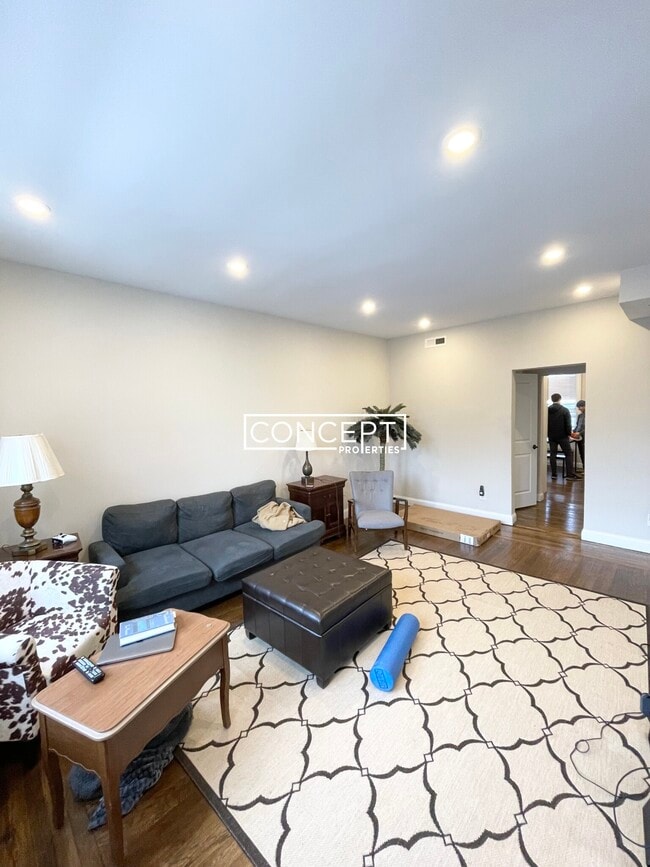 Foto del edificio - 2017 Commonwealth Ave