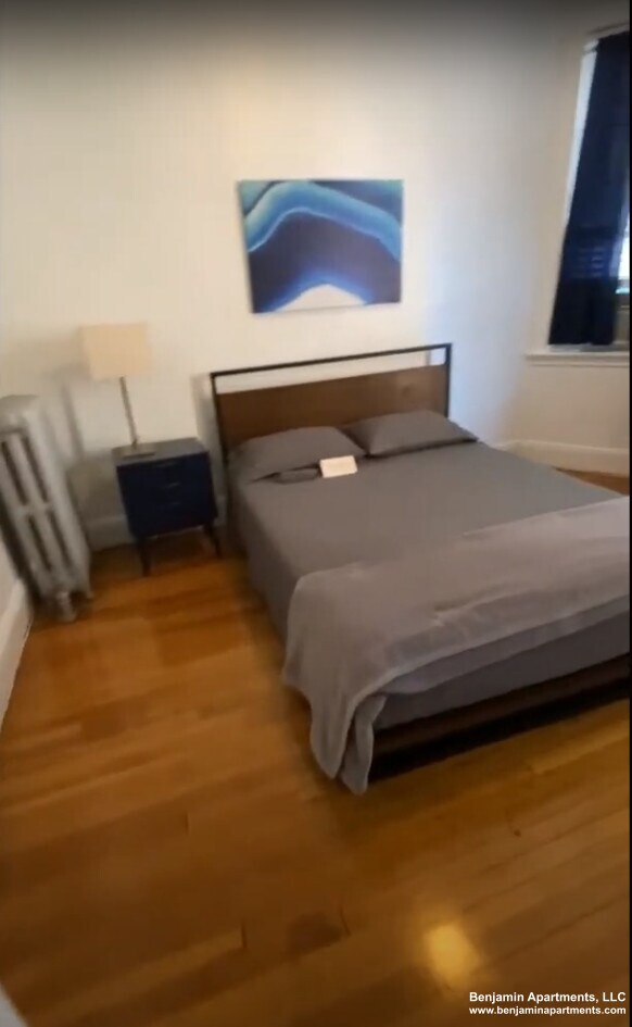 Building Photo - 121 Park Dr