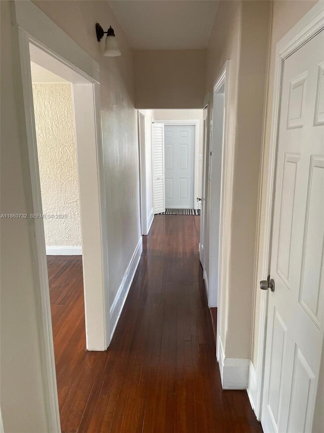 Building Photo - 1309 SE 1st St