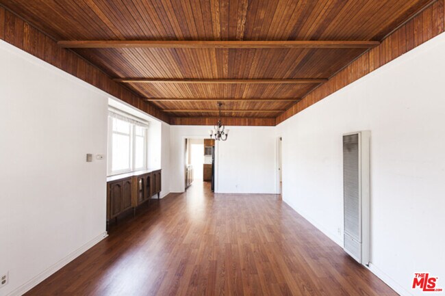 Building Photo - 62 Rose Ave