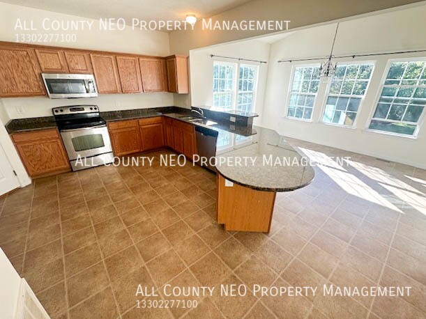 Building Photo - 3 bedrooms, 2.5 Baths in Richmond Heights!