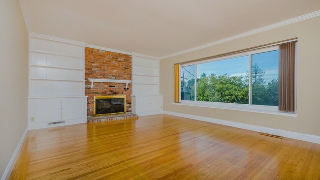 Building Photo - 3569 Altamont Way