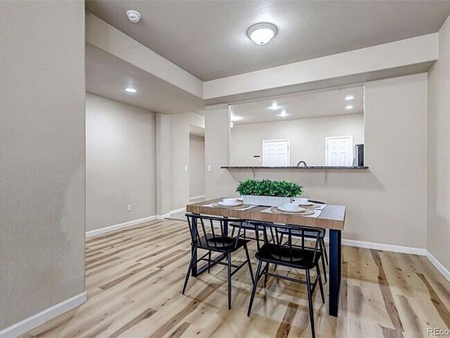 Foto del edificio - Well Maintained and Clean Home for Rent- Cherry Creek School District- 80015