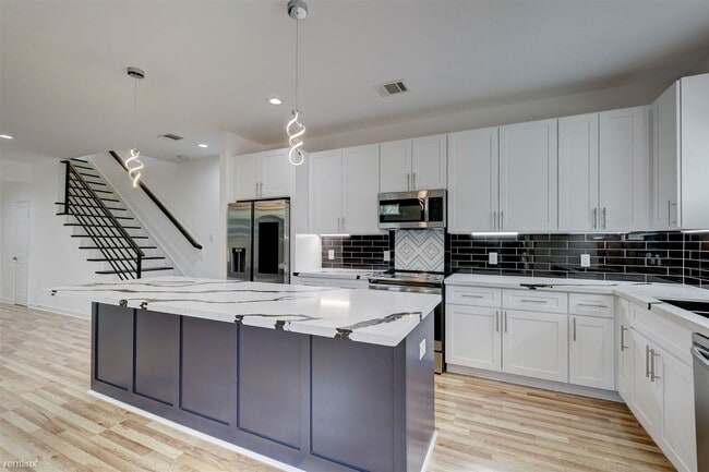 Foto del edificio - 3 br, 2.5 bath Duplex - 5126 Lyndhurst Dri...