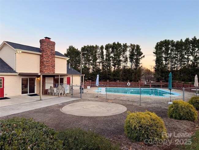 Photo - 2705 N Center St Townhome