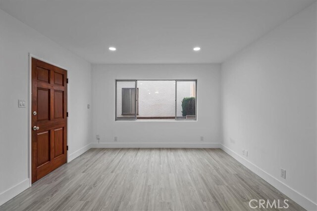 Foto del edificio - 853 W 23rd St