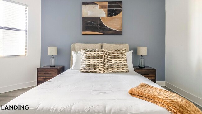 Foto del edificio - 2250 McGregor Blvd