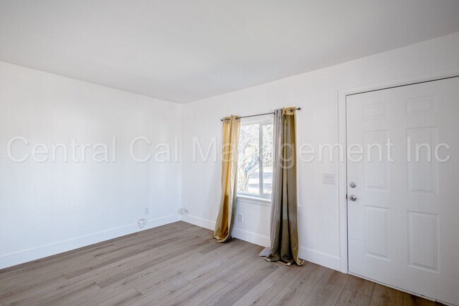 Foto del edificio - 1001 Woodrow Ave