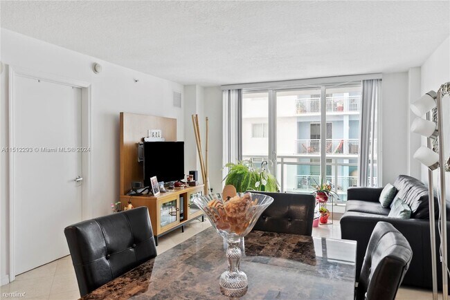 Foto del edificio - 1 br, 1.5 bath Condo - 6917 Collins Ave Ap...