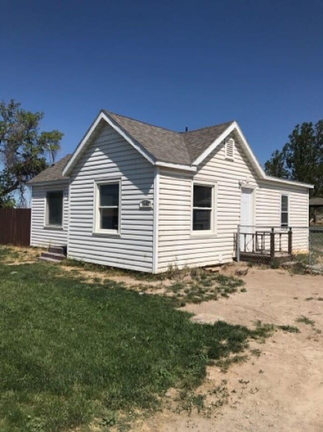 Building Photo - 2095 Orchard Dr E
