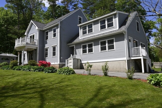 Building Photo - 241 Argilla Rd