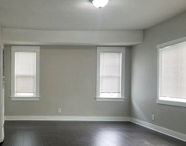 Foto del edificio - 2484 Lewis Ave