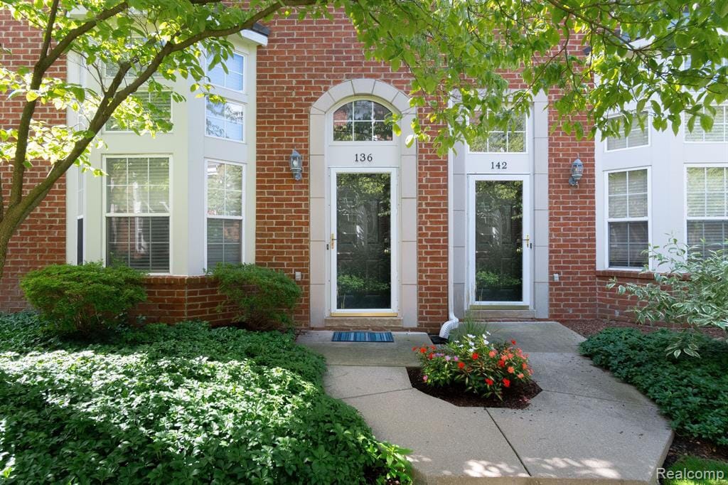 Foto principal - 136 Georgetown Square S