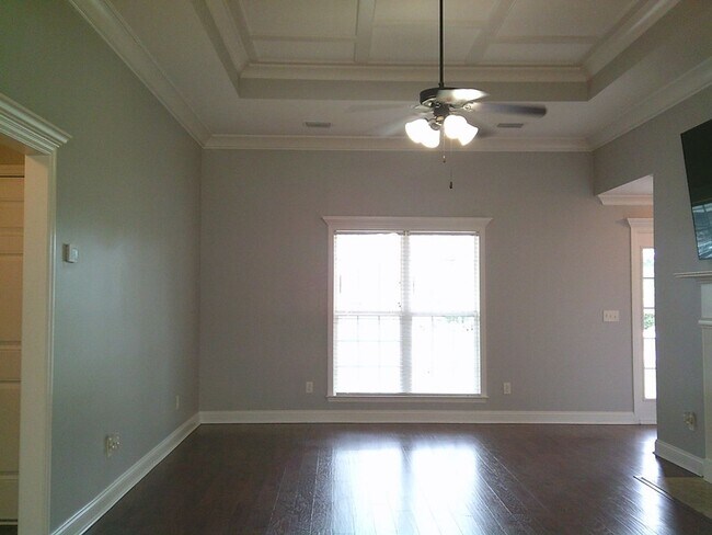 Foto del edificio - Spacious 3BR Home with Screened Porch, Fenced Backyard & Wired Shop in North Valdosta