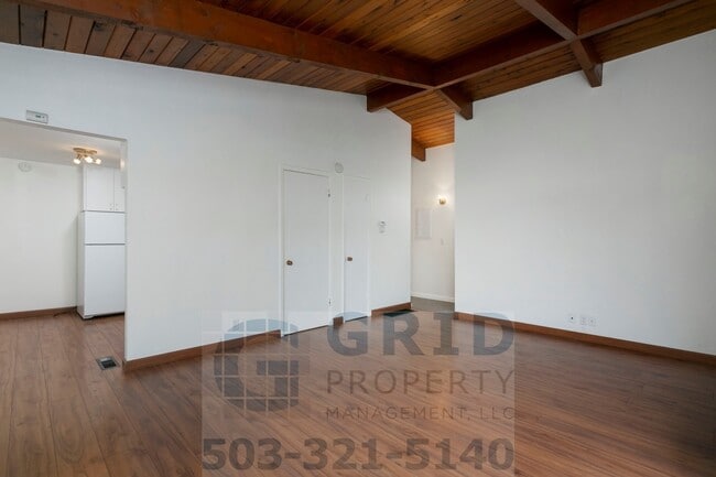 Building Photo - Gorgeous 2 Bedroom Home Available in Lake ...