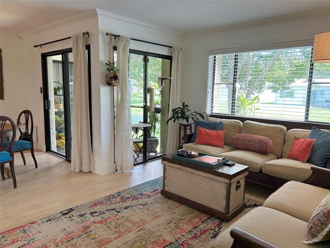 Foto del edificio - 8134 NW 17th Mnr