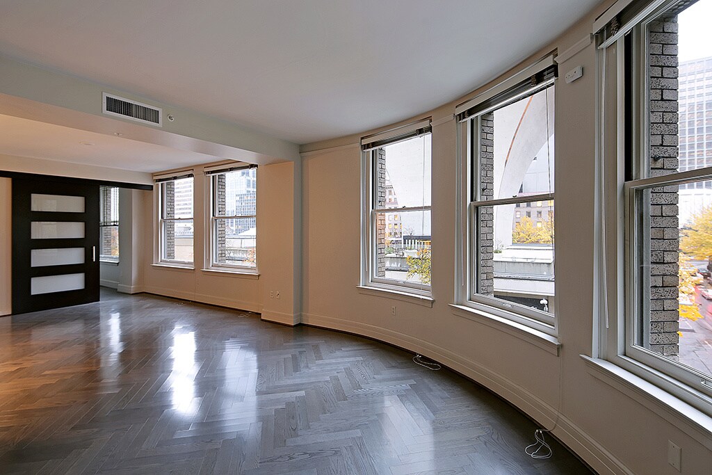 The Cobb 1301 4th Ave Seattle, WA