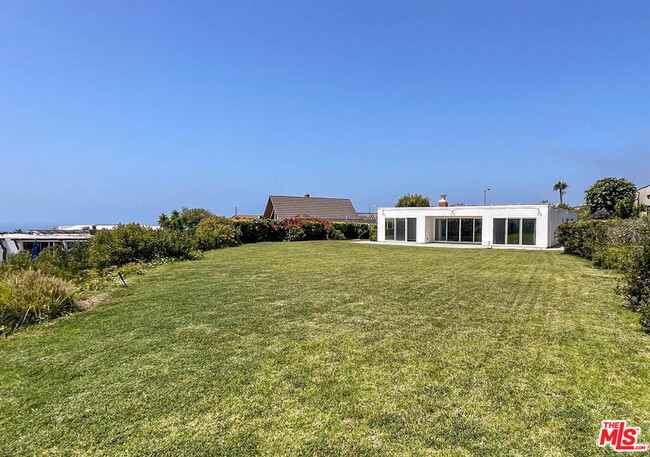 Building Photo - 3824 Surfwood Rd