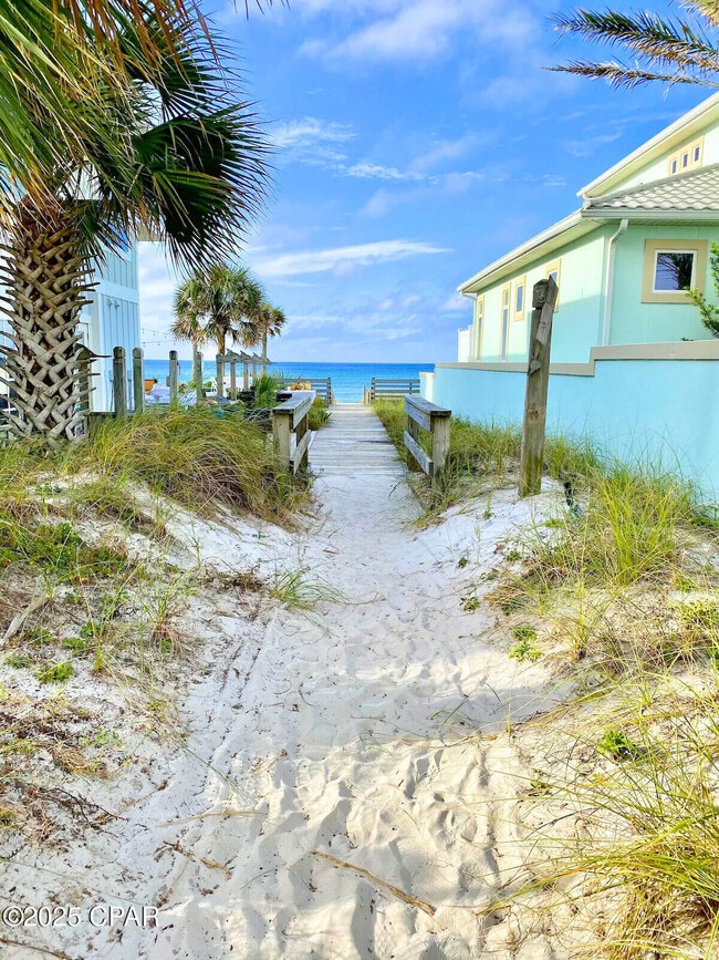 Building Photo - 13412 Front Beach Rd