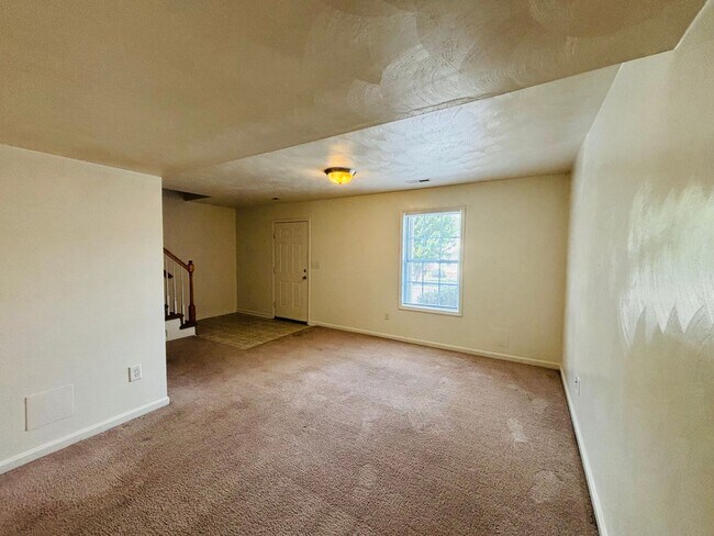 Foto del edificio - 70 Salem Ln