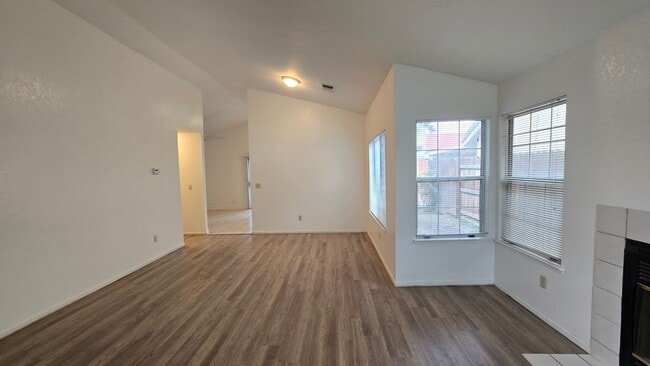 Building Photo - 7912 Rushing River Ct