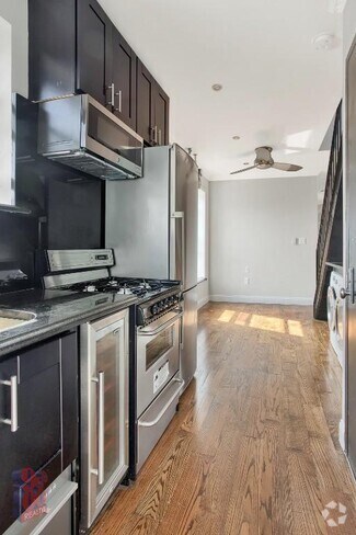 Building Photo - 212 E 105th St