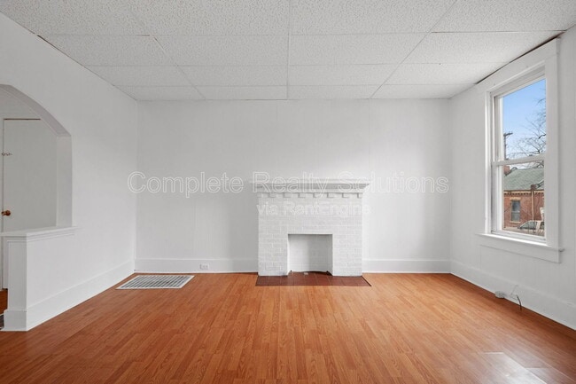Building Photo - 2913 California Ave