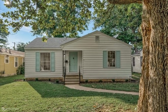 Building Photo - 3738 Greenway Pl
