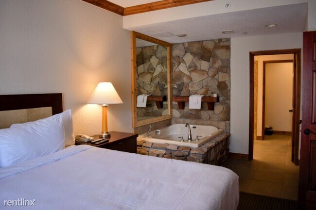 Foto del edificio - 3000 Canyons Resort Dr