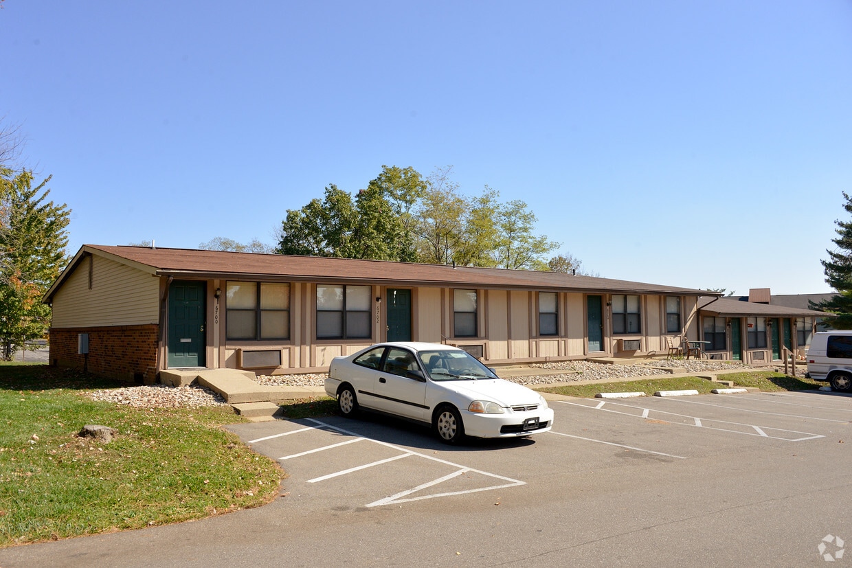 Primary Photo - Ashgrove Titan Apartments