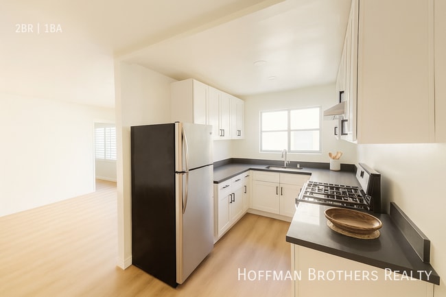 Building Photo - 3636 Mentone Ave