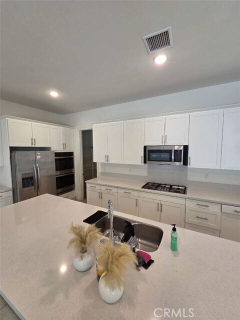 Building Photo - 4780 S Ivy Ave