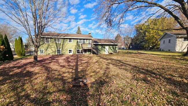 Foto del edificio - Well maintained 1-Bedroom Duplex Retreat with 1050 Sq. Ft. of Comfort in Prior Lake 9/1.