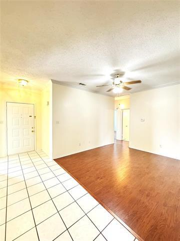 Foto del edificio - 5202 Wood Creek Ln