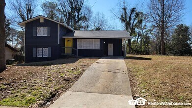 Building Photo - 131 Oak Dr SW