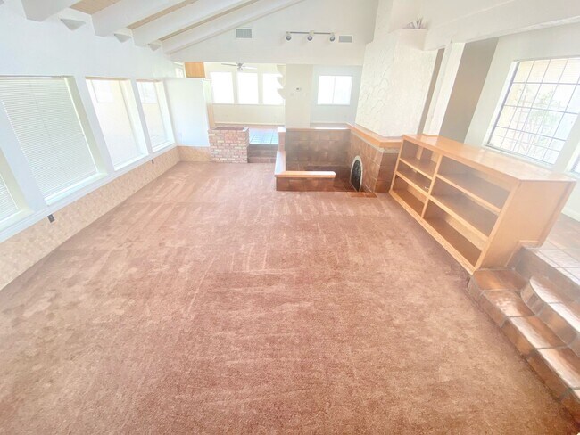 Building Photo - IMMACULATE 4 BEDROOM / 2.5 BATH WITH 2 CAR...