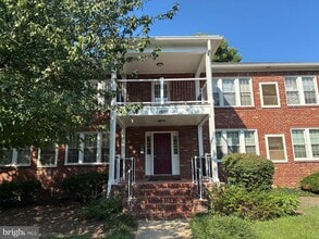 Building Photo - 1800 Dewitt Ave