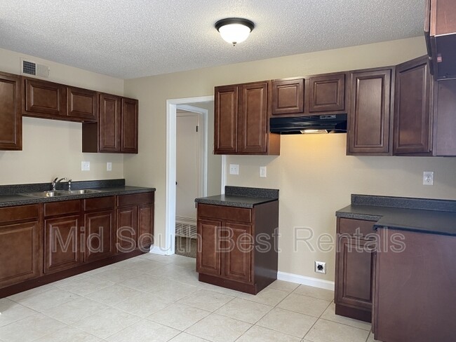 Building Photo - 4543 Villawood Dr