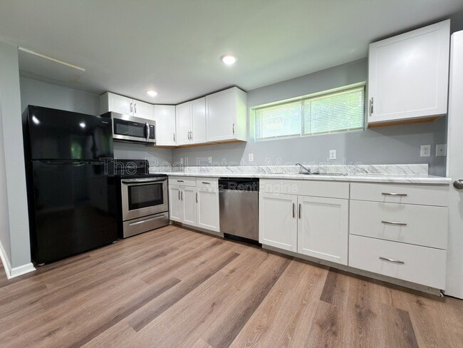 Photo - 409 Longview Dr Townhome