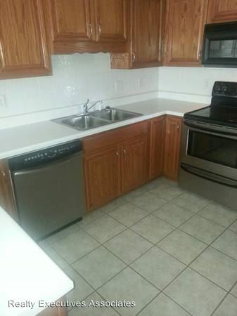 Building Photo - 7721 Gilmore Ln