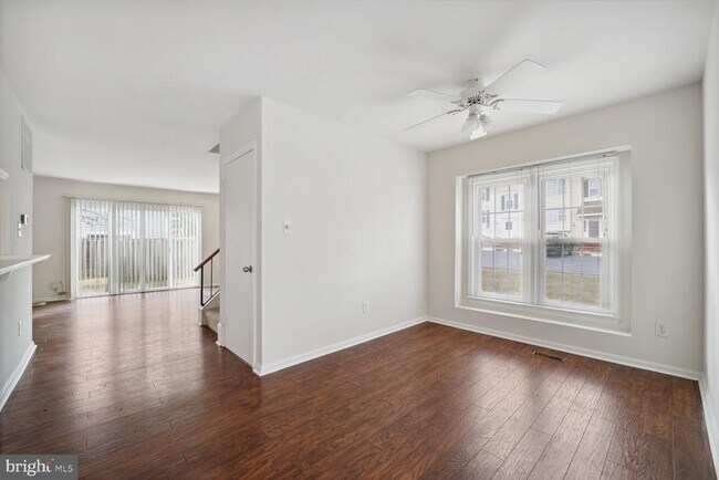Foto del edificio - 5490 Safe Harbor Ct